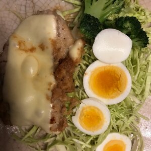 豚厚切りロースの生姜焼きチーズのせ。No.485